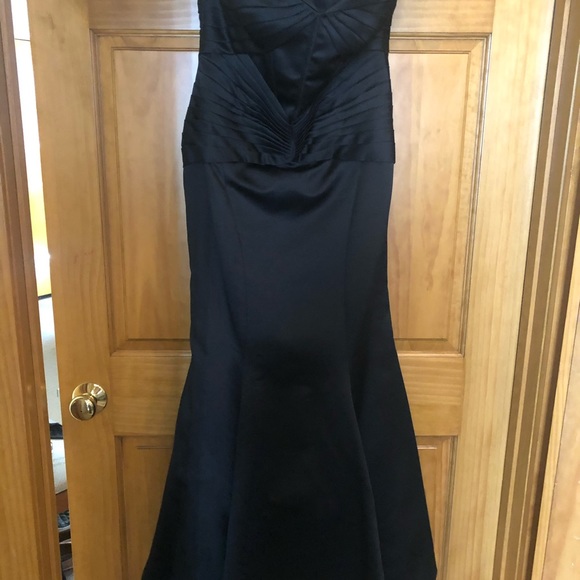 Zac Posen strapless fitted satin floor length with train. - Picture 2 of 5